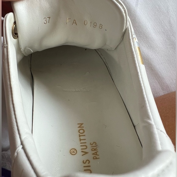 Louis Vuitton Monogram Time Out Sneaker, size 37 - Picture 5 of 7